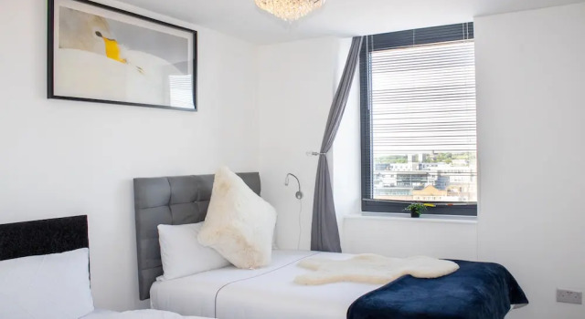 2 Bedroom Central Apartment, Забронировать Апартаменты/квартира Ливерпуль Мерсисайд, рядом с Район Пир-Хед