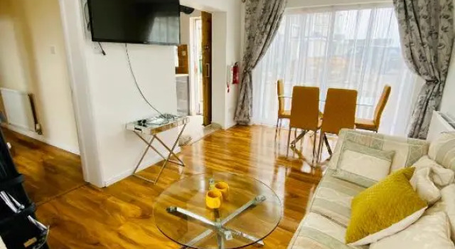 Апартаменты Beach Shack Apartment