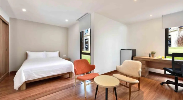Семейный номер Standard с видом на сад Lakeview Terrace Resort Pengerang