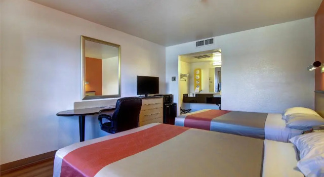 Четырёхместный номер Standard Quality Inn Santa Fe New Mexico