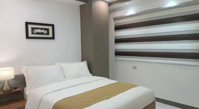 Rosh Hotel