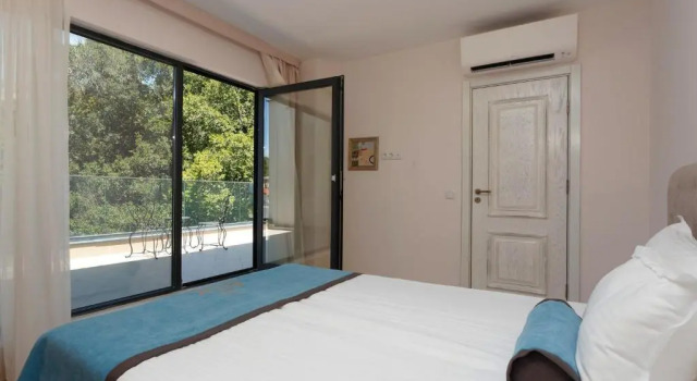 Апартаменты с видом на море Antik Apartments