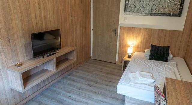 Одноместный номер Standard с балконом Hotel Garni