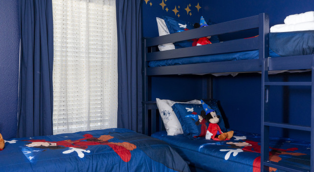 Luxurious Family-friendly 5 Bd 12 Guests w Screened Pool Close to Disney