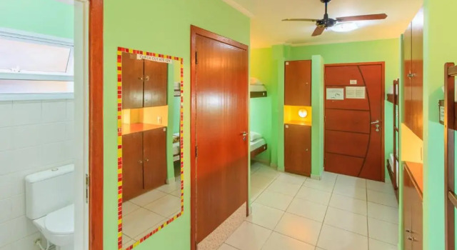 Кровать в общем номере (женский номер) Guarujá Hostel