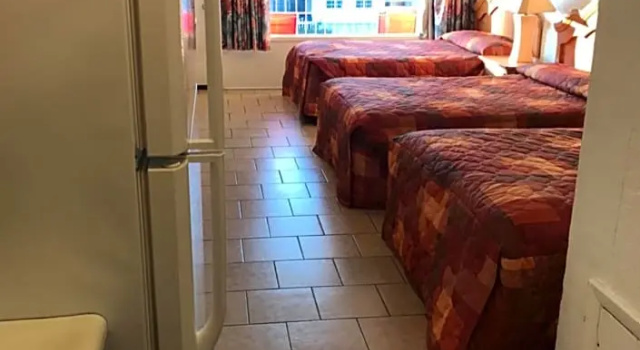 Шестиместный номер Standard с балконом El Ray Motel
