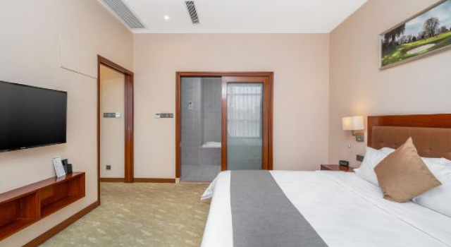 Люкс Executive Phoenix Hill Hotel Dongguan - Golf Course Shop