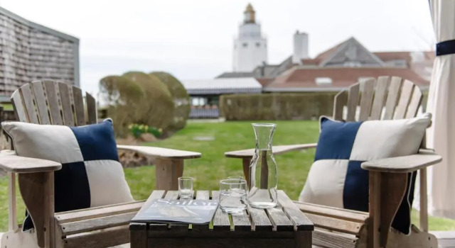 Четырёхместный номер Standard с видом на внутренний двор Montauk Yacht Club