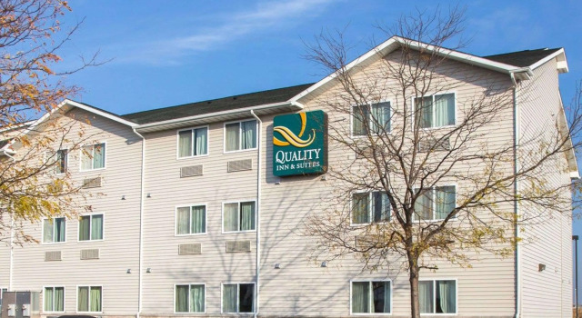 Quality Inn & Suites Loves Park near Rockford, Book Hotel Loves Park Illinois