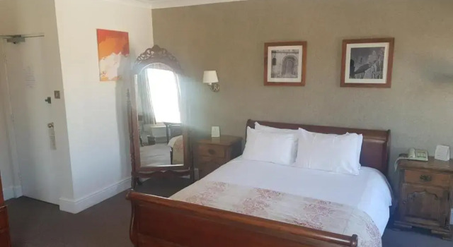 Двухместный номер Standard George Hotel by Greene King Inns