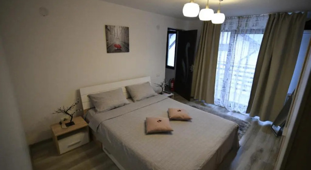 Upstairs Residence, Rezerwuj Hotel Târgu Jiu Gorj