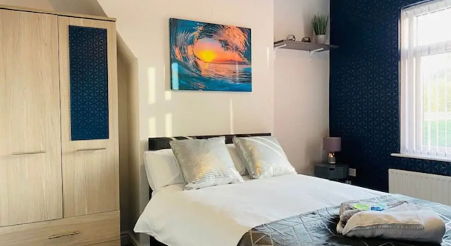 Коттедж Townhouse @ 110 Etruria Vale Road Stoke