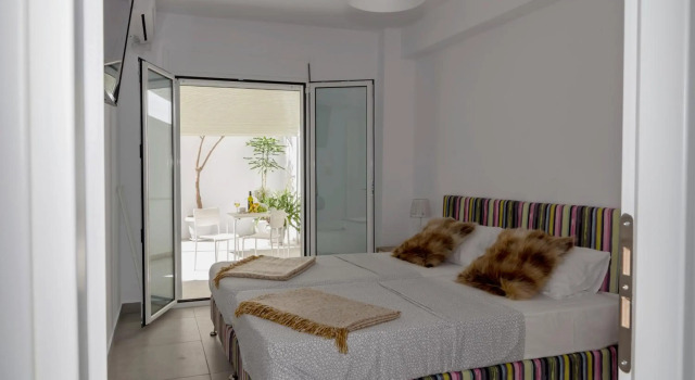 Attiki sunshine apartment with terrace. vipgreece.