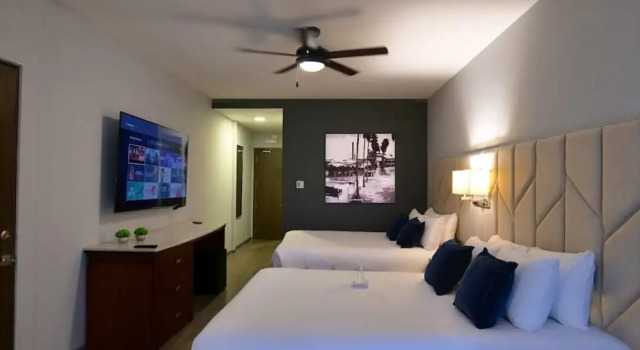Четырёхместный номер Deluxe Esplendor by Wyndham Los Mochis Country Place