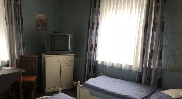 Hotel & Restaurant Fousek, Забронировать Отель Отели Хертен с парковкой, Парковка