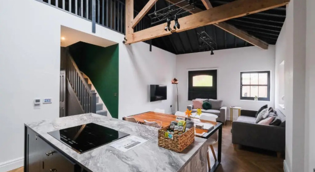 Апартаменты The Eden Warehouse - Green Apartment, sleeps 5