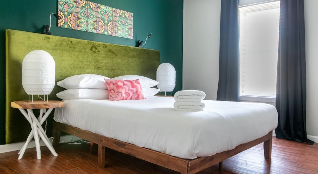 Stylish North Austin Apartments by WanderJaunt, Забронировать Апартаменты/квартира Апартаменты Остина, рядом с Торговый центр The Linc, Апартаменты/квартира