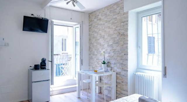 Laglio Apartment Above George, Book Lejlighed Hoteller i Laglio med parkering, Parkering
