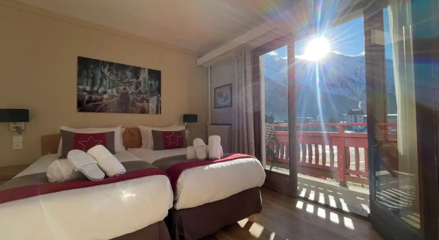 Трёхместный номер Superior с балконом Chalet Hôtel La Sapinière