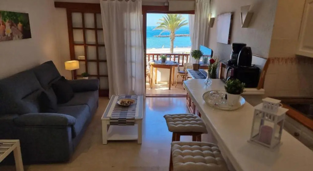 Casa Playa del Duque 2 in 1st sea line directly at the beach, heated pool, Wifi, Prenota Hotel Hotel a Tenerife con piscina, Piscina