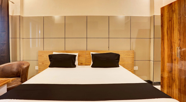 Hotel O 7