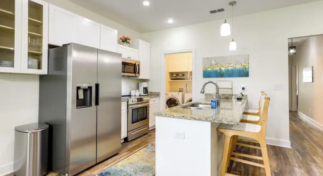 Коттедж Chic Thomasville Home: Walk to Downtown!