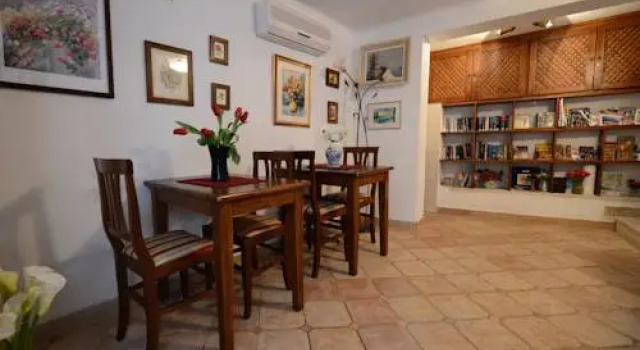 Bed&Breakfast Villa Flora, Забронировать Вилла Коттеджи Дубровника, рядом с Marin Drzic Theatre, Коттедж