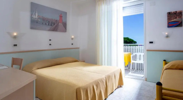 Трёхместный номер Standard Hotel Pelikan