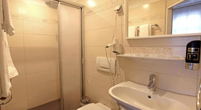 Четырёхместный номер Standard HPA Hotel Andreas