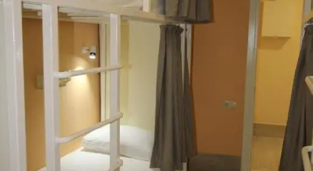 Кровать в общем номере Hostel Jeal