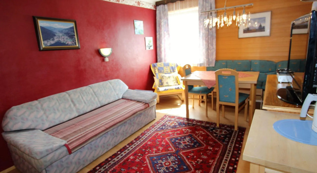 Charming Apartment in Feld am See, 100 m from Lake