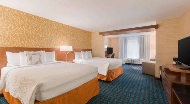 Четырёхместный люкс Executive Fairfield Inn & Suites by Marriott Pittsburgh Airport/Robinson Township