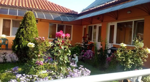 Dom Zaharievi, Забронировать Отель Бяла Варна