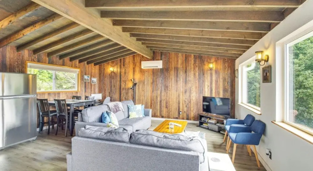 Коттедж Ocean-view Oregon Coast Vacation Rental w/ Deck