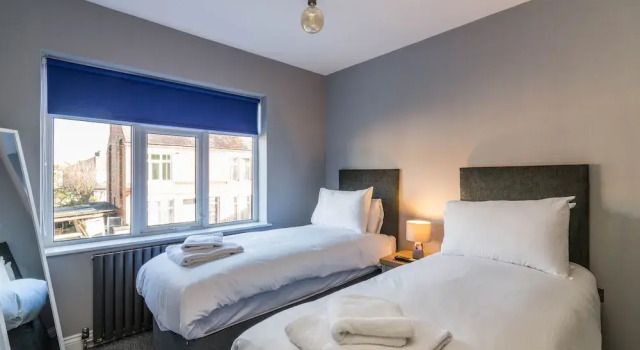 30 Charnwood Avenue, Book Hotel Hoteller i Long Eaton med parkering, Parkering