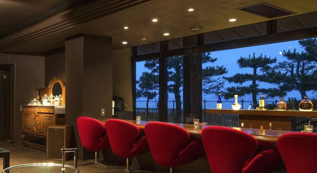 Shioyu Naginoto, Boek Hotel Karatsu Saga