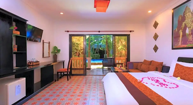 Номер Standard с видом на бассейн La Residence WatBo Hotel