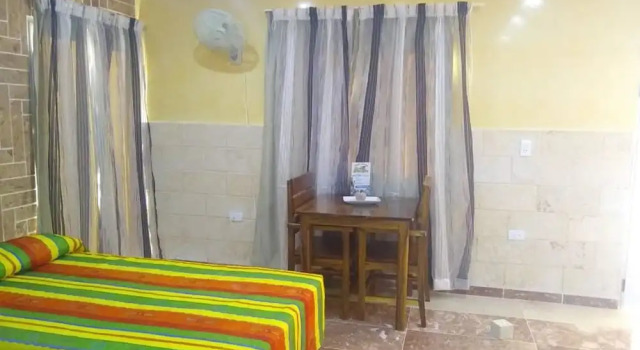 Hostal Los Mangos, Забронировать Отель «постель и завтрак» Отели в центре Санта-Марта, в центре