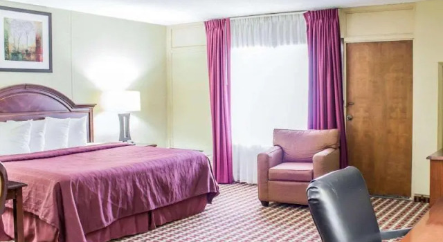 Номер Standard Quality Inn & Suites Fayetteville