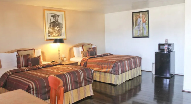 Четырёхместный номер Standard El Trovatore Motel