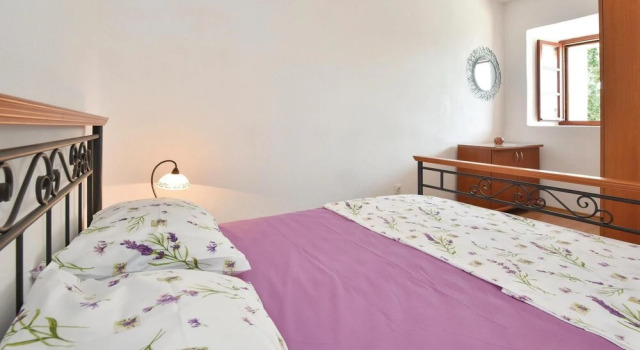 Awesome Home in Zarace With Wifi and 1 Bedrooms, Prenota Hotel Città di Lesina 