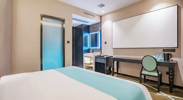 Двухместный номер Deluxe Pazhou XANA Deluxe International Hotel Pazhou Convention and Exhibition Center Changgang Metro Station Branch