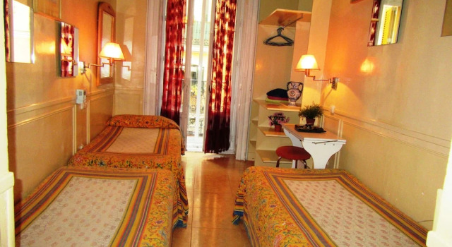 Трёхместный номер Standard Hostal La Fontana