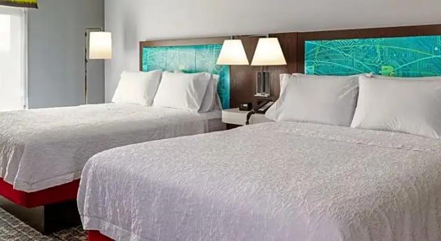 Шестиместный номер Standard Hampton Inn & Suites Rochester Downtown