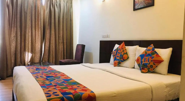 Номер Executive Merriment Hotel Sec 31