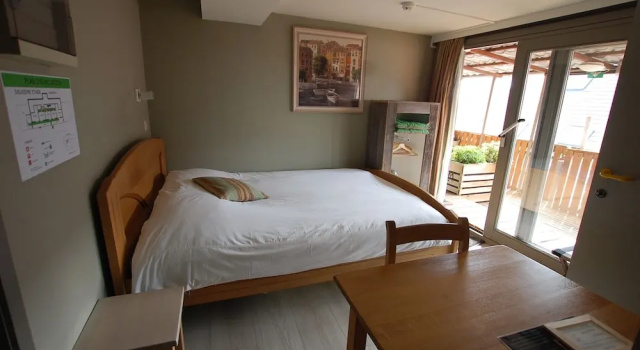 Двухместный номер Standard с балконом Hotel B&R Piano 2 - Louvain-la-Neuve - Mont Saint Guibert