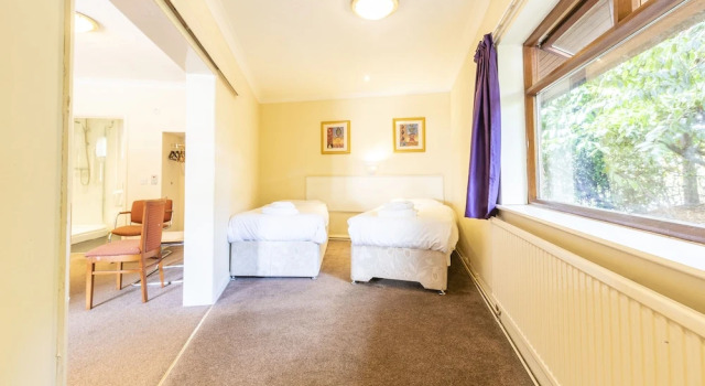 Четырёхместный номер Standard The Dene Hotel