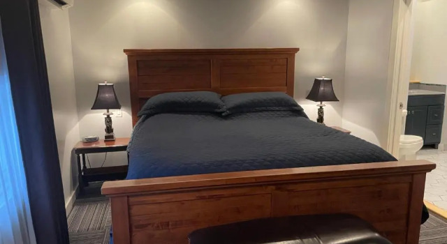 Люкс Deluxe Village Inn Saugerties