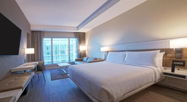 Номер Premium AC Hotel by Marriott Fort Lauderdale Airport