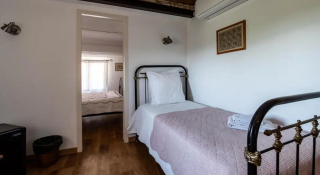Трёхместный номер Comfort Hôtel Restaurant Les Remparts